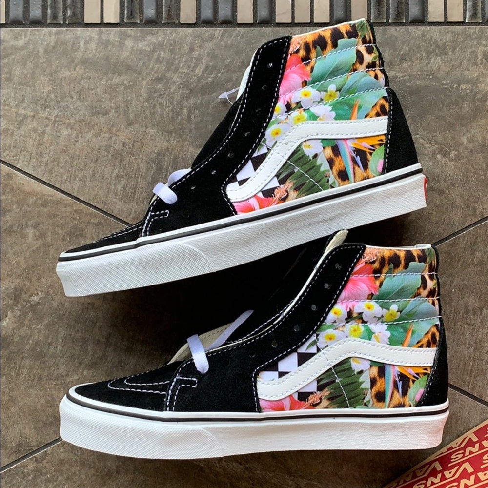 ••VANS SK8-Hi TROPICALANMICHK TRWHTMLT WMNS - Picture 13 of 16